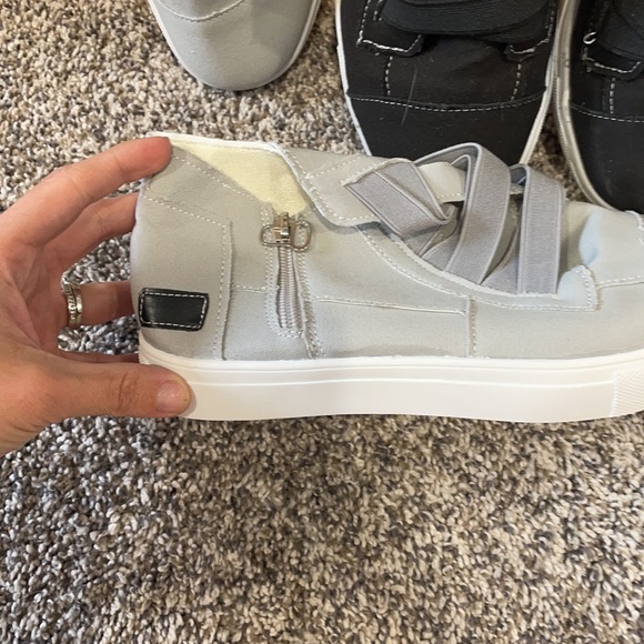 Shoes - Picture 2 of 3